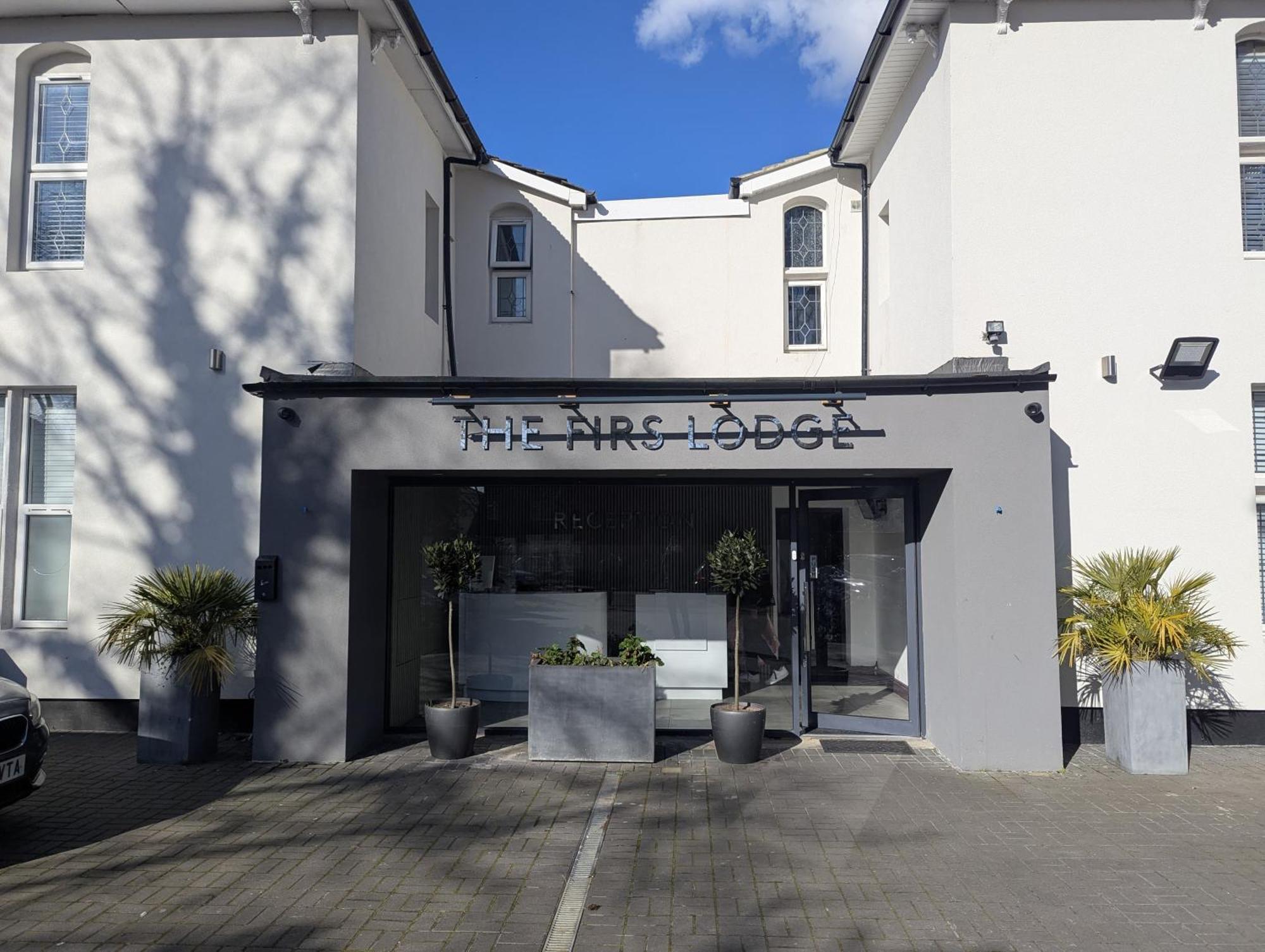 Oyo Firs Lodge London Heathrow Хаунслоу Экстерьер фото
