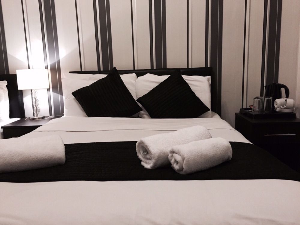 Oyo Firs Lodge London Heathrow Хаунслоу Экстерьер фото